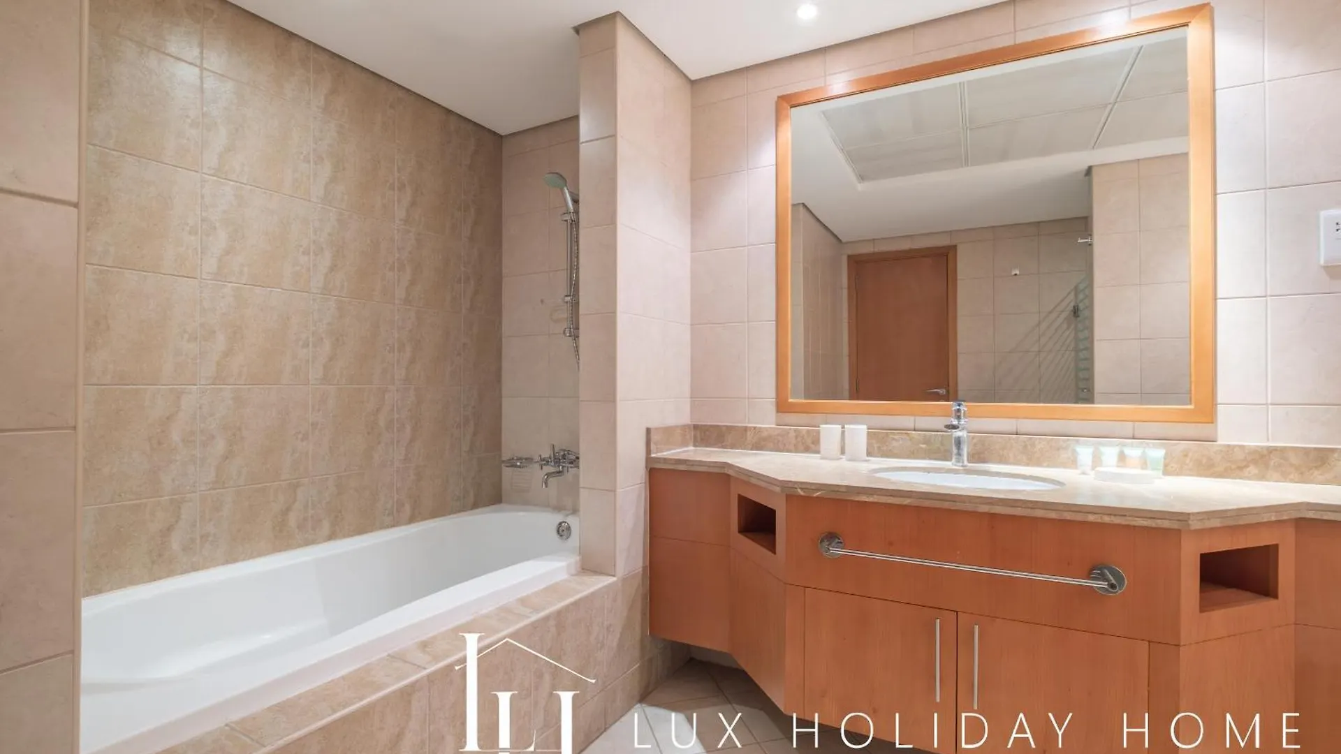 Lux The Luxury Sunny Jbr Beach Views 2 두바이
