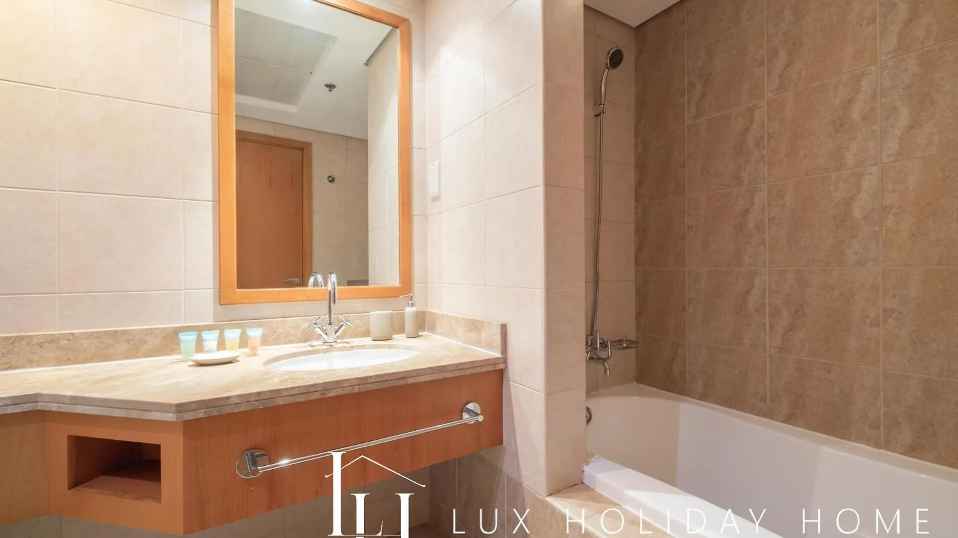 Lux The Luxury Sunny Jbr Beach Views 2 두바이 0*,